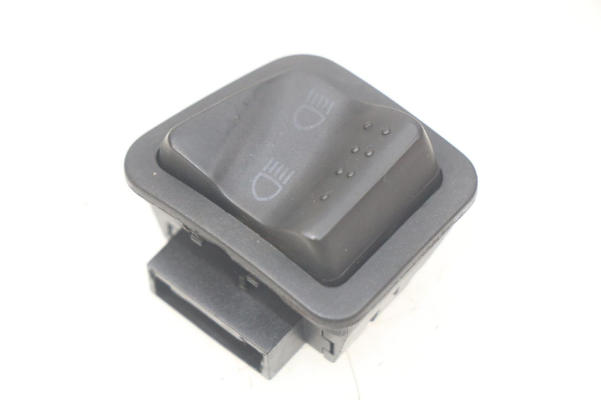 photo de INTERRUPTOR DE LUZ ALTA PIAGGIO LIBERTY 4T 50 (2004 - 2008) - Vista principal