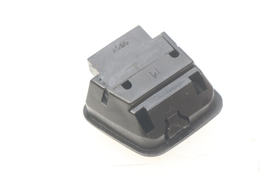 photo de INTERRUPTOR DE LUZ ALTA PIAGGIO LIBERTY 4T 50 (2004 - 2008) - Detalle de la pieza