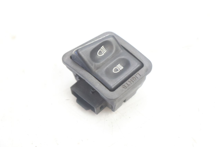 photo de INTERRUPTOR DE LUZ ALTA KYMCO LIKE 125 (2009 - 2016) - Detalle de la pieza