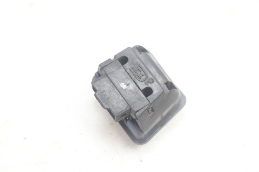 photo de INTERRUPTOR DE LUZ ALTA KYMCO LIKE 125 (2009 - 2016) - Otra perspectiva