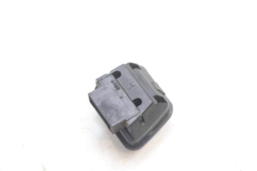 photo de CONMUTADOR LUCES PIAGGIO MP3 LT 400 (2007 - 2012) - Otra perspectiva