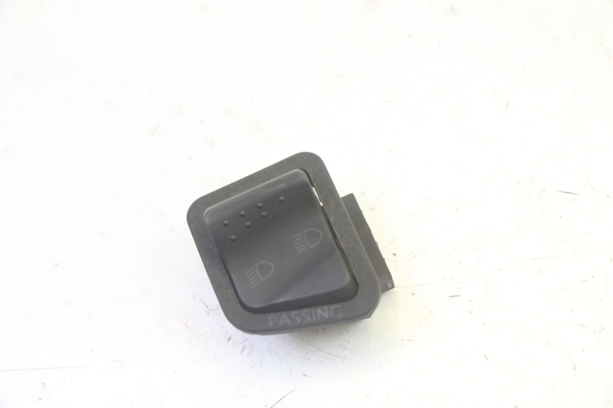 photo de INTERRUPTOR DE LUZ ALTA PIAGGIO MP3 RL 250 (2006 - 2010) - Vista principal