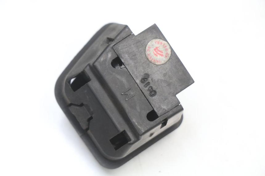 photo de INTERRUPTOR DE LUZ ALTA PIAGGIO NEW TYPHOON 50 (2018 - 2021) - Otra perspectiva