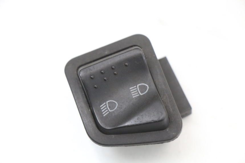 photo de INTERRUPTOR DE LUZ ALTA PIAGGIO NEW TYPHOON 50 (2018 - 2021) - Vista principal