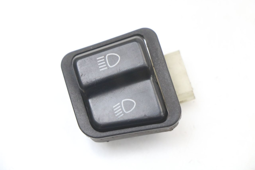photo de INTERRUPTOR DE LUZ ALTA HONDA NHX LEAD 110 (2008 - 2010) - Detalle de la pieza