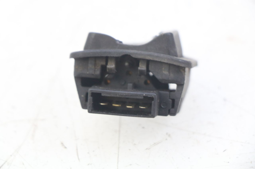 photo de INTERRUPTOR DE LUZ ALTA APRILIA SR 2T 50 (2012 - 2017) - Detalle de la pieza