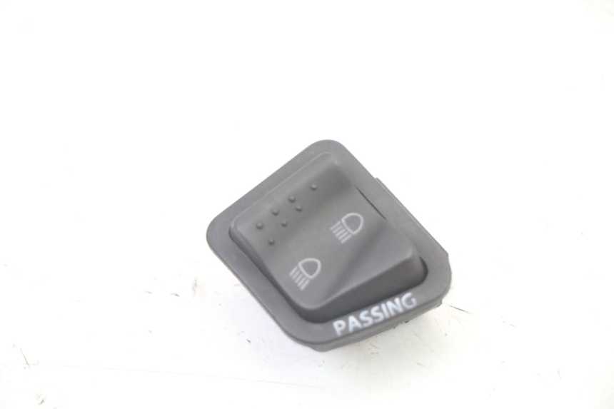 photo de INTERRUPTOR DE LUZ ALTA APRILIA SXR 50 (2021 - 2023) - Vista principal