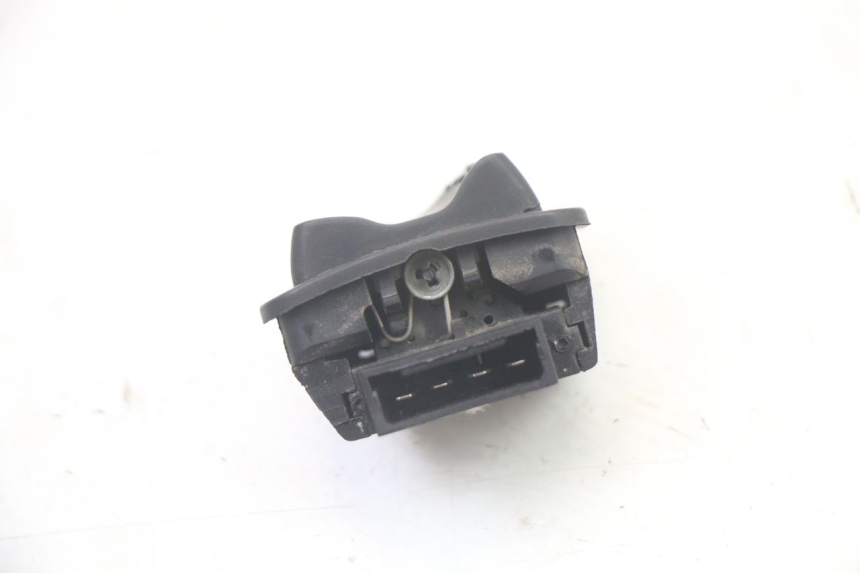 photo de INTERRUPTOR DE LUZ ALTA APRILIA SXR 50 (2021 - 2023) - Zoom estado de uso
