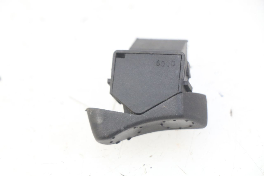 photo de INTERRUPTOR DE LUZ ALTA PIAGGIO VESPA LX 2T 50 (2005 - 2013) - Detalle de la pieza