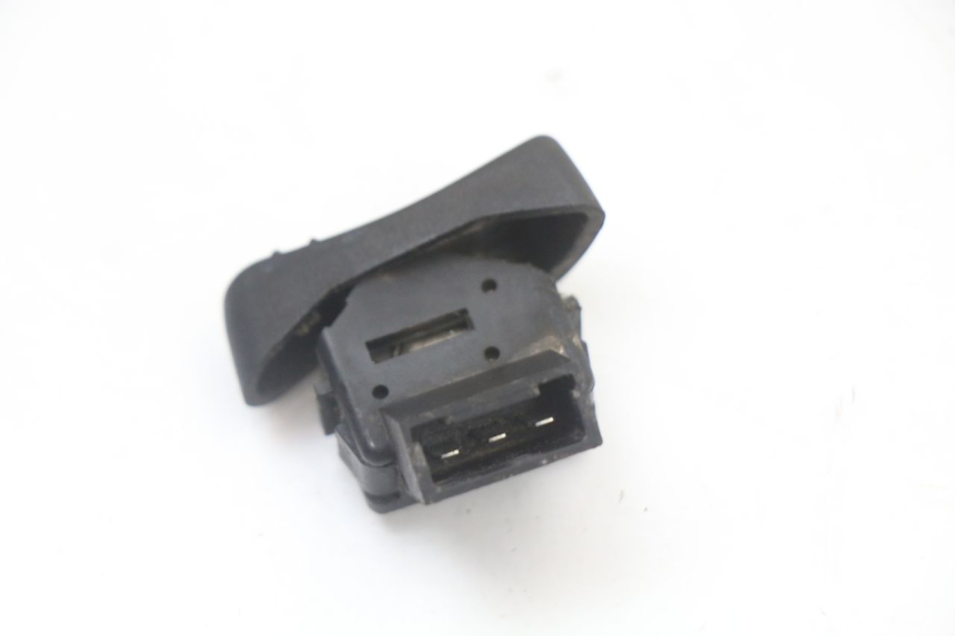 photo de INTERRUPTOR DE LUZ ALTA PIAGGIO VESPA LX 2T 50 (2005 - 2013) - Zoom estado de uso