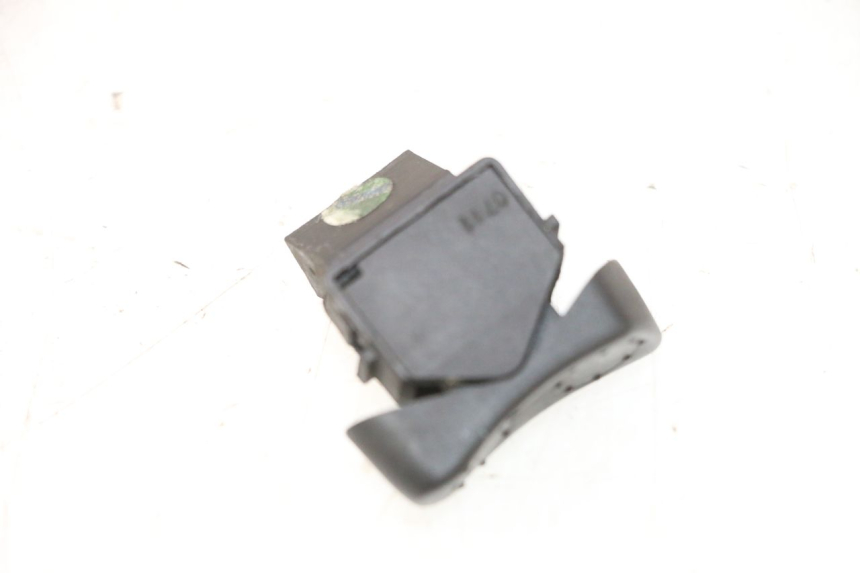photo de INTERRUPTOR DE LUZ ALTA PIAGGIO VESPA LX 2T 50 (2005 - 2013) - Detalle de la pieza
