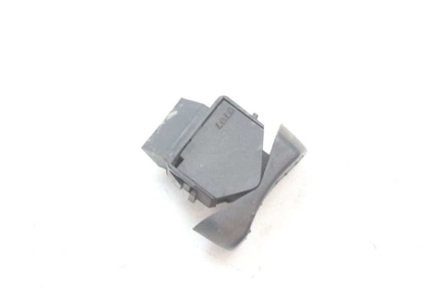 photo de INTERRUPTOR DE LUZ ALTA PIAGGIO VESPA S 2T 50 (2007 - 2014) - Otra perspectiva