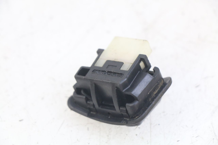 photo de INTERRUPTOR DE LUZ ALTA HONDA VISION NSC R 50 (2013 - 2015) - Detalle de la pieza