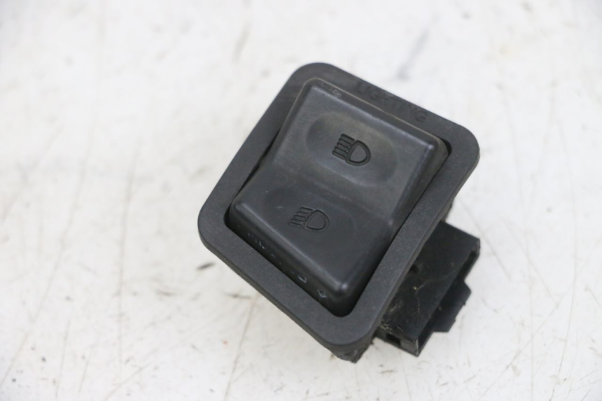 photo de INTERRUPTOR DE LUZ ALTA YAMAHA XMAX X-MAX 125 (2006 - 2009) - Otra perspectiva