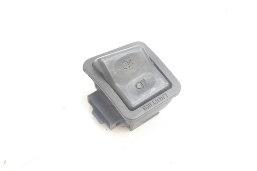 photo de INTERRUPTOR DE LUZ ALTA YAMAHA XMAX X-MAX 125 (2006 - 2009) - Detalle de la pieza