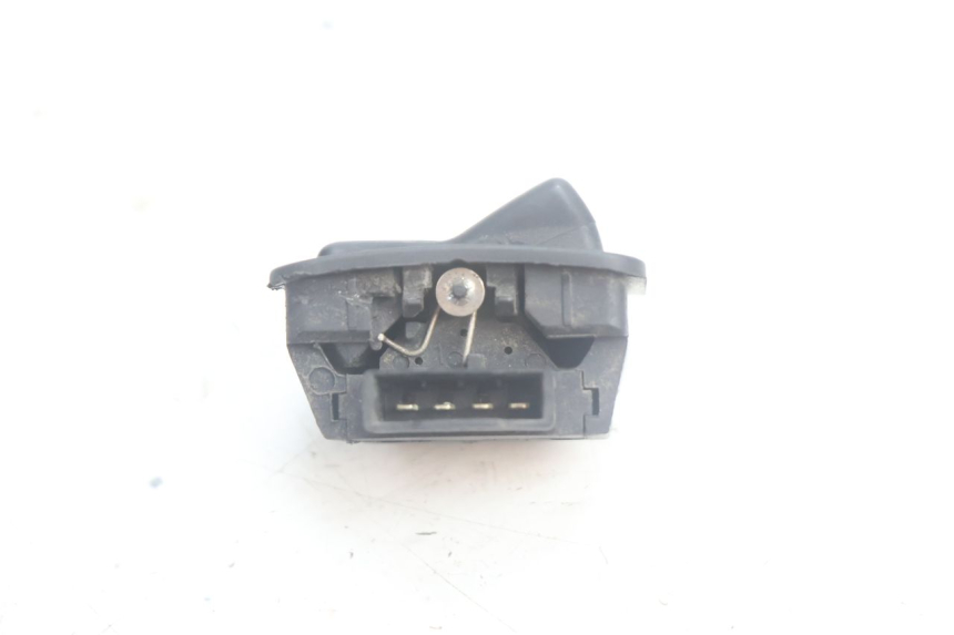 photo de INTERRUPTOR DE LUZ ALTA YAMAHA XMAX X-MAX 125 (2006 - 2009) - Zoom estado de uso