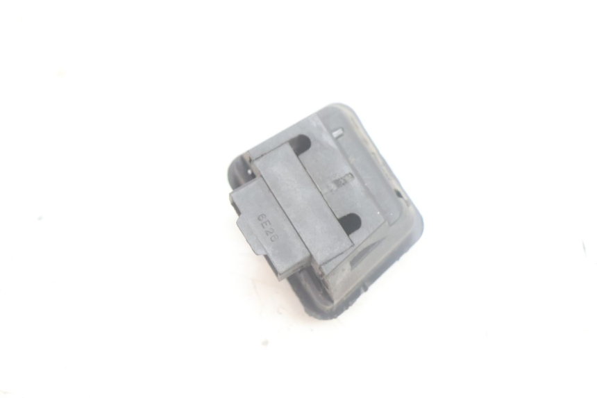 photo de INTERRUPTOR DE LUZ ALTA YAMAHA XMAX X-MAX 125 (2006 - 2009) - Otra perspectiva