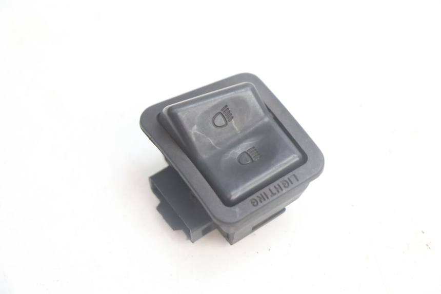 photo de INTERRUPTOR DE LUZ ALTA YAMAHA XMAX X-MAX 125 (2006 - 2009) - Detalle de la pieza