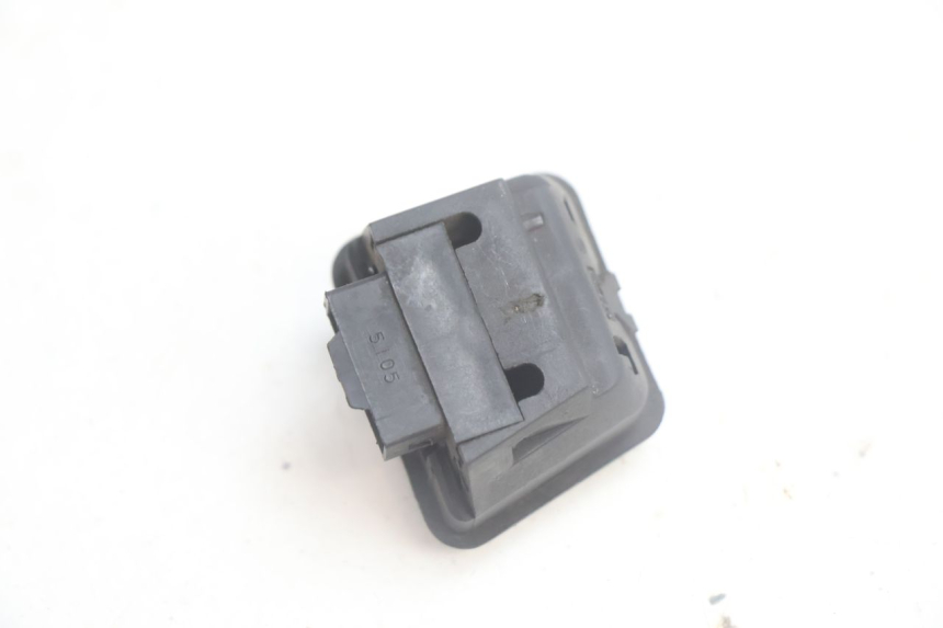 photo de INTERRUPTOR DE LUZ ALTA YAMAHA XMAX X-MAX 125 (2006 - 2009) - Otra perspectiva