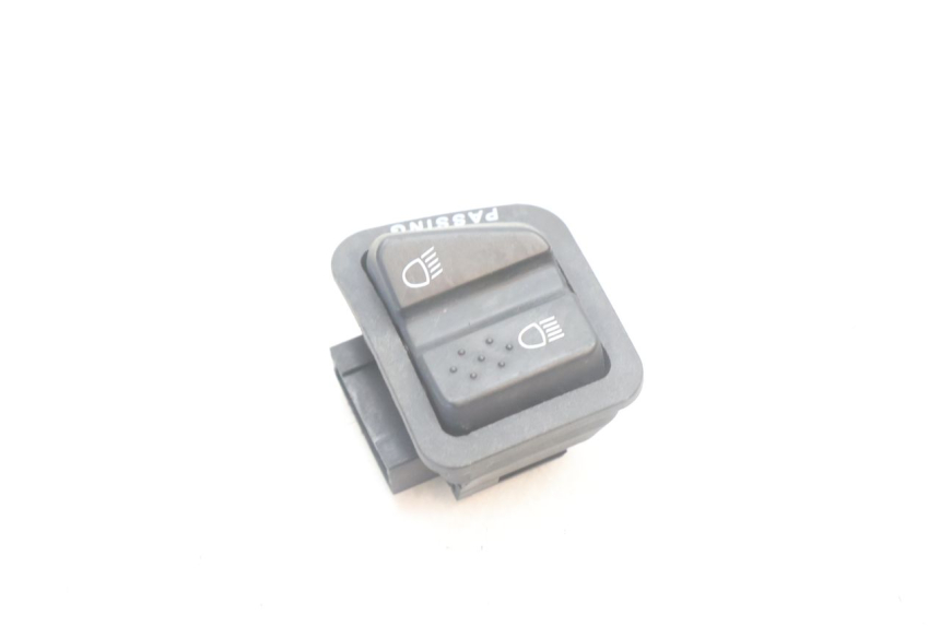 photo de CONMUTADOR LUCES PIAGGIO X9 AMALFI 180 (2000 - 2003) - Detalle de la pieza