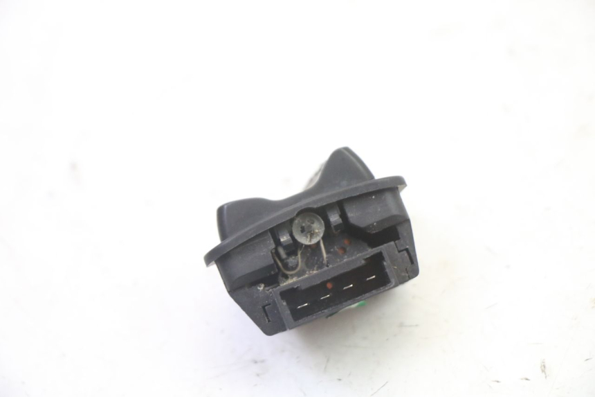 photo de INTERRUPTOR DE LUZ ALTA PIAGGIO X9 EVOLUTION 125 (2003 - 2007) - Zoom estado de uso