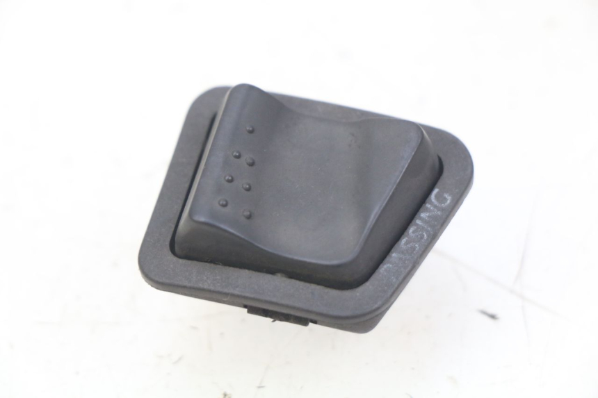 photo de INTERRUPTOR DE LUZ ALTA PIAGGIO XEVO - X EVO 125 (2007 - 2017) - Vista principal