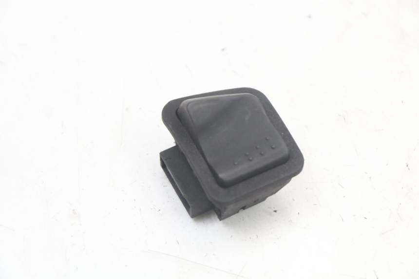 photo de INTERRUPTOR DE LUZ ALTA PIAGGIO XEVO - X EVO 125 (2007 - 2017) - Vista principal