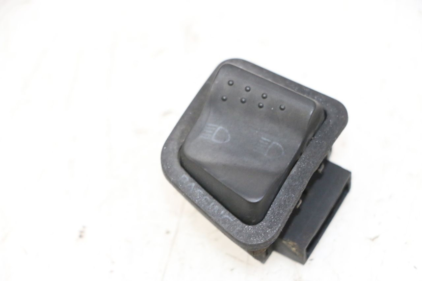 photo de INTERRUPTOR DE LUZ ALTA PIAGGIO XEVO - X EVO 125 (2007 - 2017) - Vista principal