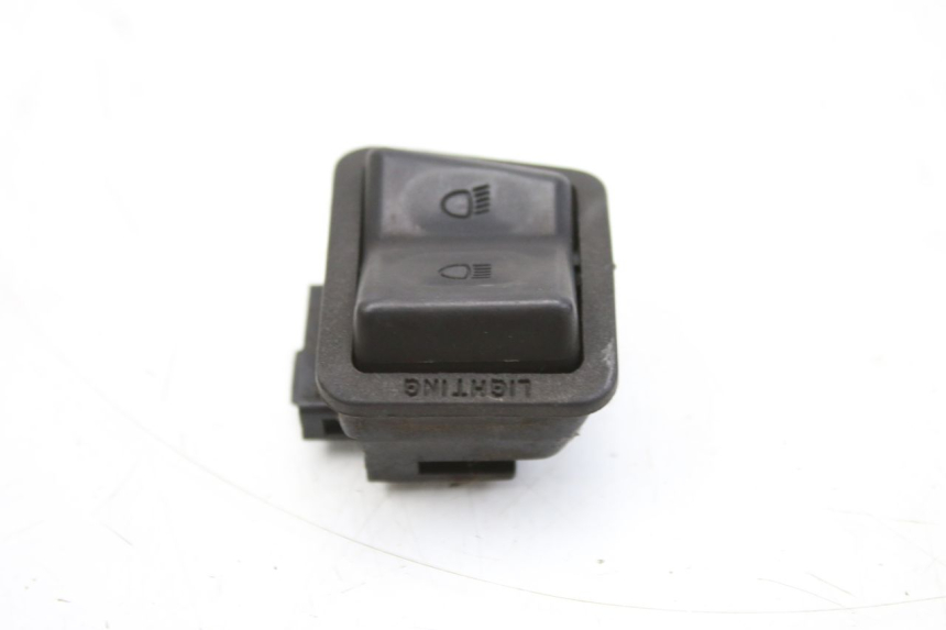photo de INTERRUPTOR DE LUZ ALTA YAMAHA XMAX X-MAX 125 (2006 - 2009) - Zoom estado de uso