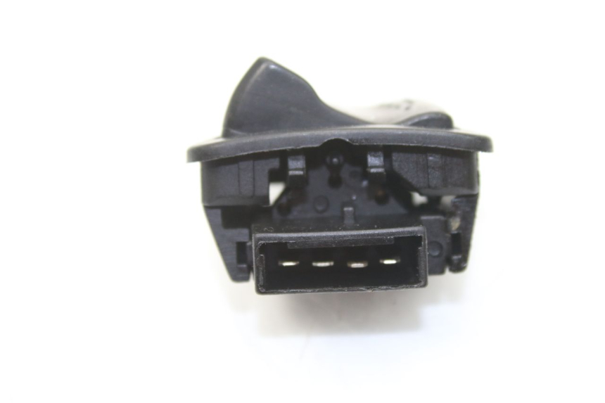 photo de INTERRUPTOR DE LUZ ALTA PIAGGIO ZIP 2T 50 (2009 - 2019) - Zoom estado de uso