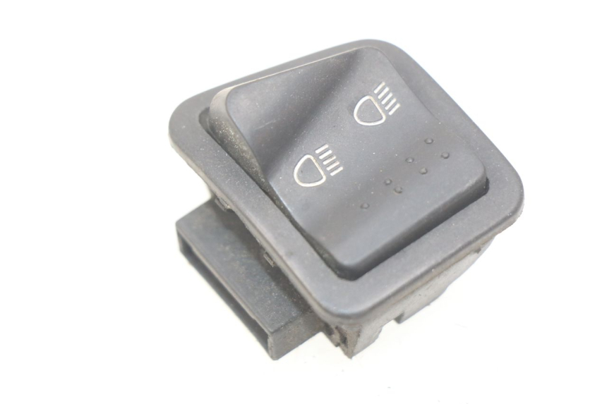 photo de INTERRUPTOR DE LUZ ALTA PIAGGIO ZIP 2T 50 (2009 - 2019) - Vista principal