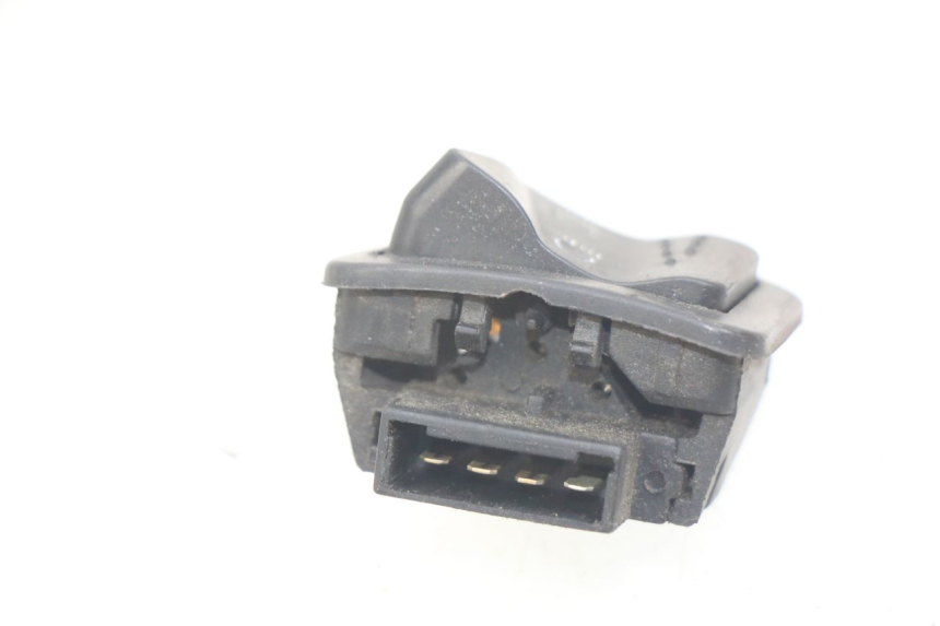 photo de INTERRUPTOR DE LUZ ALTA PIAGGIO ZIP 2T 50 (2009 - 2019) - Detalle de la pieza