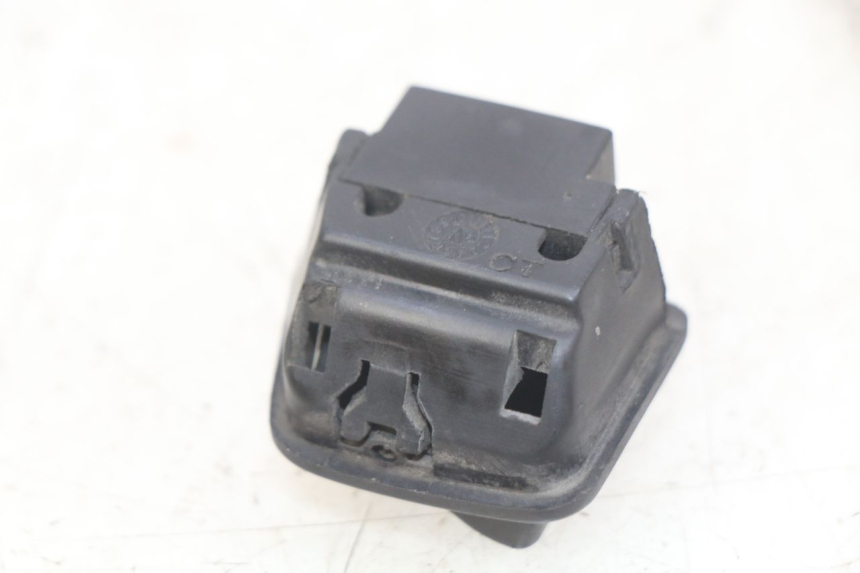 photo de INTERRUPTOR DE LUZ ALTA PIAGGIO ZIP 2T 50 (2009 - 2019) - Detalle de la pieza