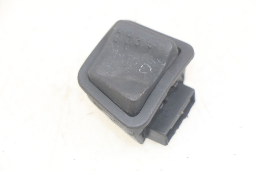 photo de INTERRUPTOR DE LUZ ALTA PIAGGIO ZIP 2T 50 (2009 - 2019) - Vista principal