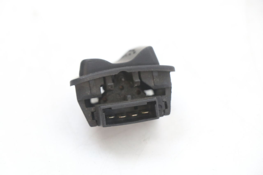 photo de INTERRUPTOR DE LUZ ALTA PIAGGIO ZIP 2T 50 (2009 - 2019) - Zoom estado de uso