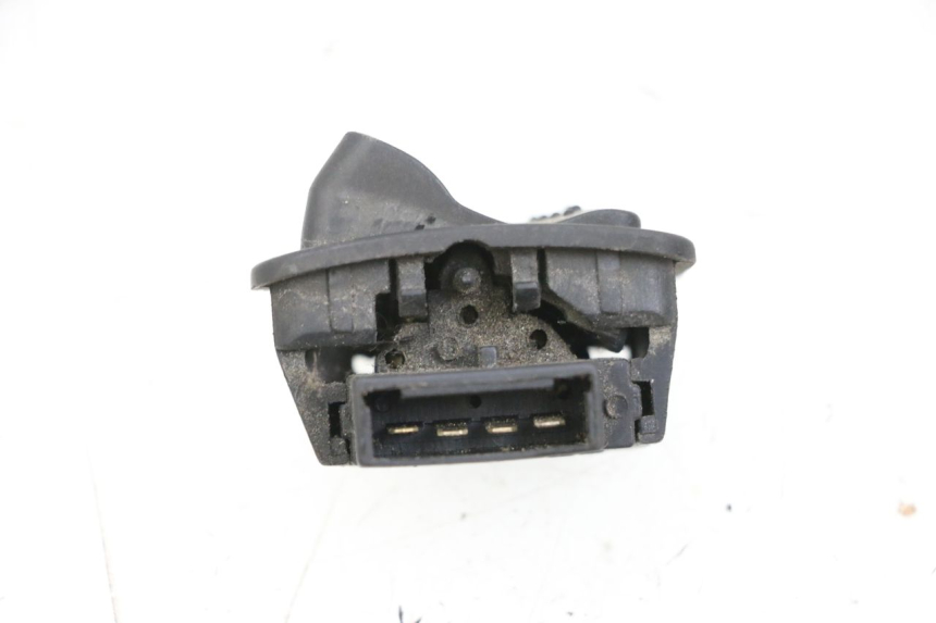 photo de INTERRUPTOR DE LUZ ALTA PIAGGIO ZIP 2T 50 (2009 - 2019) - Zoom estado de uso