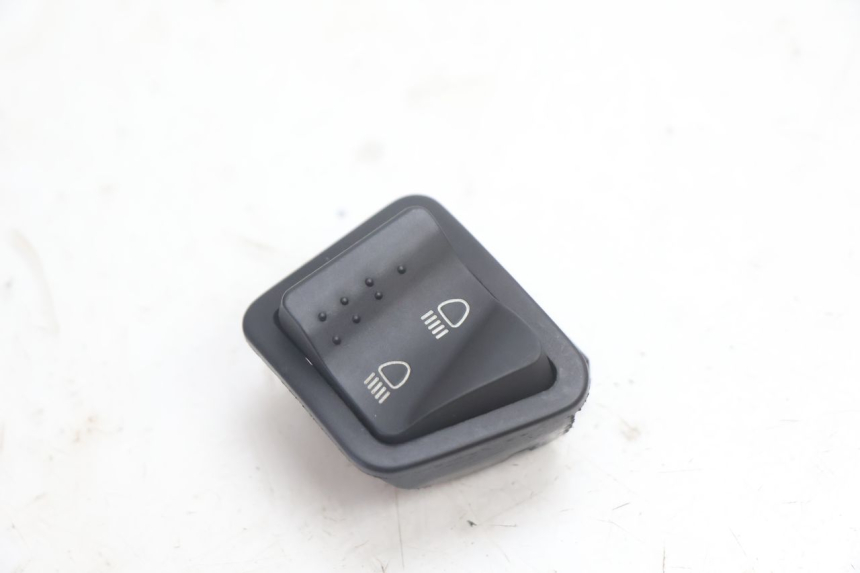 photo de INTERRUPTOR DE LUZ ALTA PIAGGIO ZIP 2T 50 (2009 - 2019) - Vista principal
