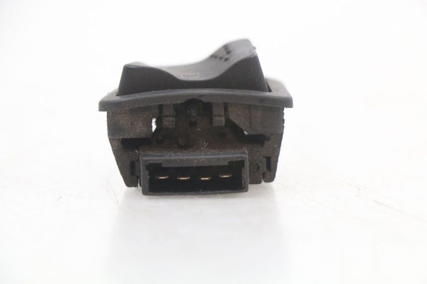 photo de INTERRUPTOR DE LUZ ALTA PIAGGIO ZIP 4T 50 (2018 - 2020) - Zoom estado de uso