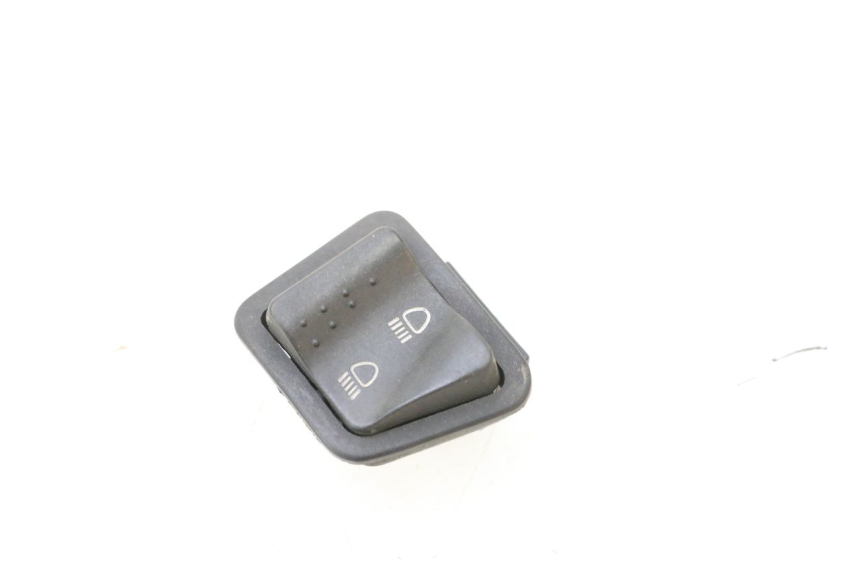 photo de INTERRUPTOR DE LUZ ALTA PIAGGIO ZIP 4T 50 (2018 - 2020) - Vista principal