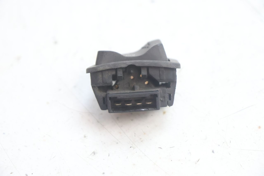 photo de CONMUTADOR LUCES PIAGGIO ZIP IGET 4T 50 (2021 - 2023) - Zoom estado de uso
