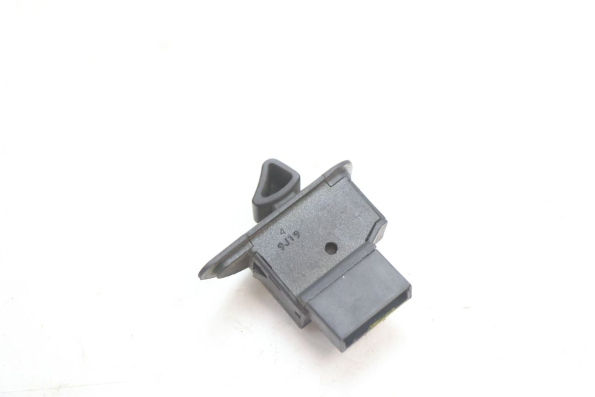 photo de CONMUTADOR ROLL LOCK PIAGGIO MP3 LT 300 (2010 - 2016) - Zoom estado de uso