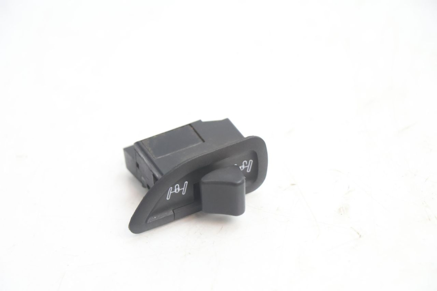 photo de INTERRUPTOR DE BLOQUEO DE RODILLO PIAGGIO MP3 LT 400 (2007 - 2012) - Vista principal