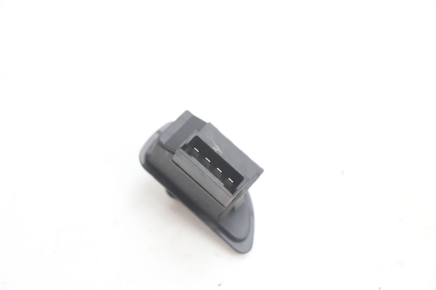 photo de INTERRUPTOR DE BLOQUEO DE RODILLO PIAGGIO MP3 LT 400 (2007 - 2012) - Otra perspectiva