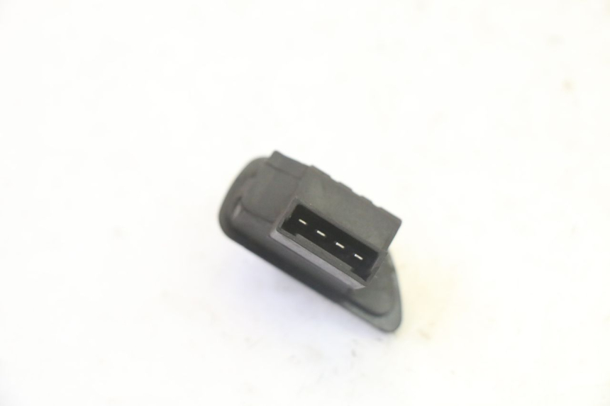 photo de CONMUTADOR ROLL LOCK PIAGGIO MP3 125 (2006 - 2014) - Otra perspectiva