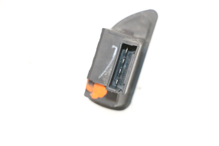 photo de INTERRUPTOR DE BLOQUEO DE RODILLO PIAGGIO MP3 RL 250 (2006 - 2010) - Detalle de la pieza