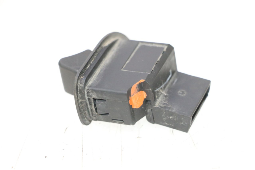 photo de INTERRUPTOR DE BLOQUEO DE RODILLO PIAGGIO MP3 RL 250 (2006 - 2010) - Zoom estado de uso