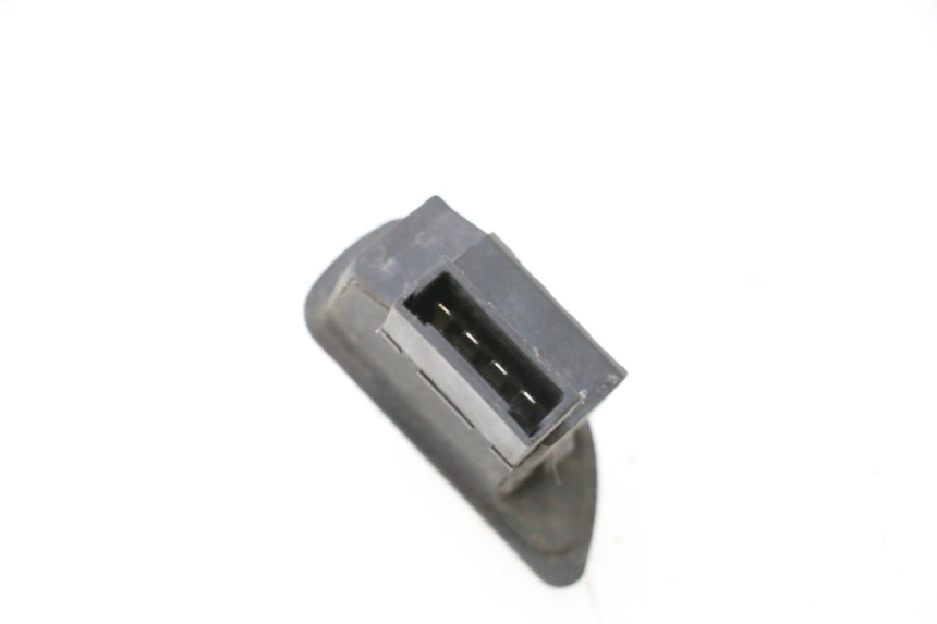photo de CONMUTADOR ROLL LOCK PIAGGIO MP3 125 (2006 - 2014) - Otra perspectiva