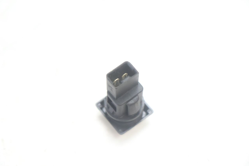 photo de MANDO TAPA GASOLINA PIAGGIO MP3 HPE 530 (2022 - 2026) - Otra perspectiva