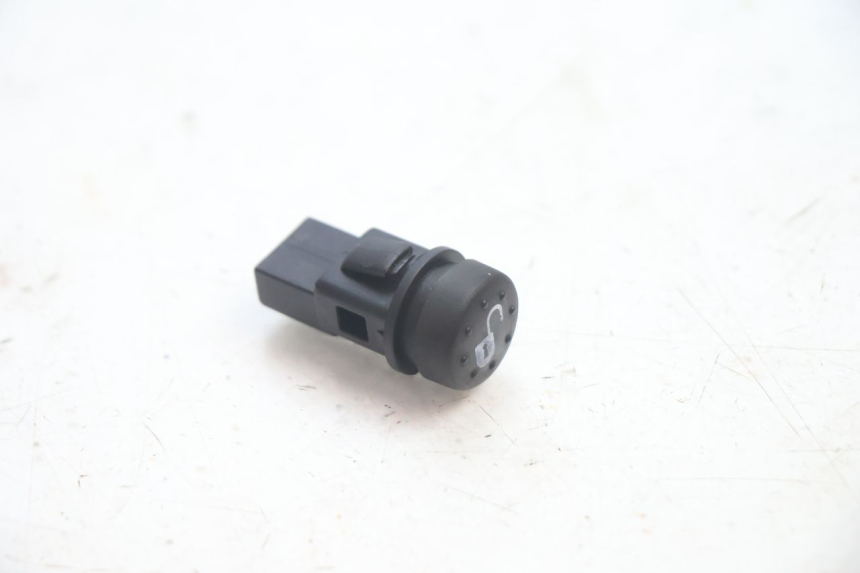 photo de CONMUTADOR PIAGGIO X9 EVOLUTION 125 (2003 - 2007) - Detalle de la pieza