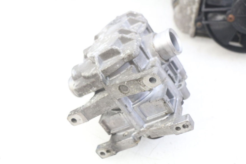 photo de COMPRESSOR PEUGEOT SATELIS COMPRESSOR K15 125 (2006 - 2009) - Zoom sobre los componentes